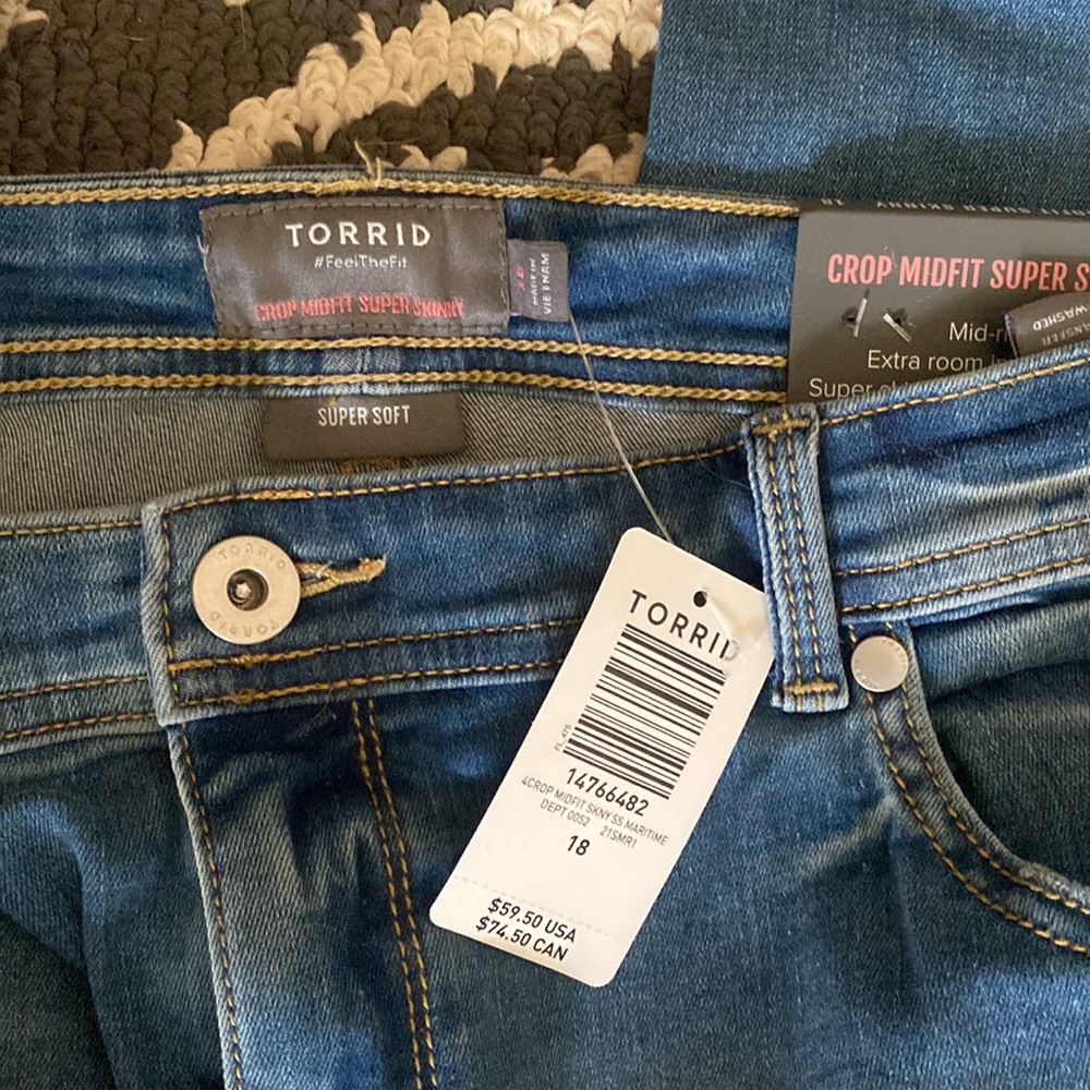 Torrid 18W crop jeans - Picture 4 of 5